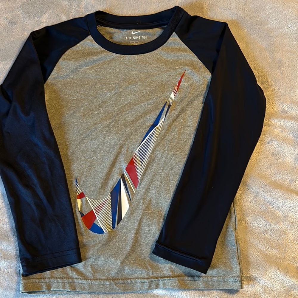 Nike long sleeve youth size 6